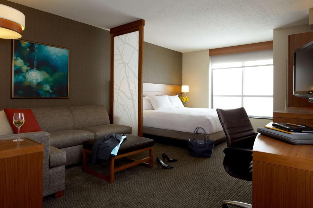 ไฮแอท เพลซ ดีทรอยต์/รอยัลโอ๊ค Hotel ภายนอก รูปภาพ