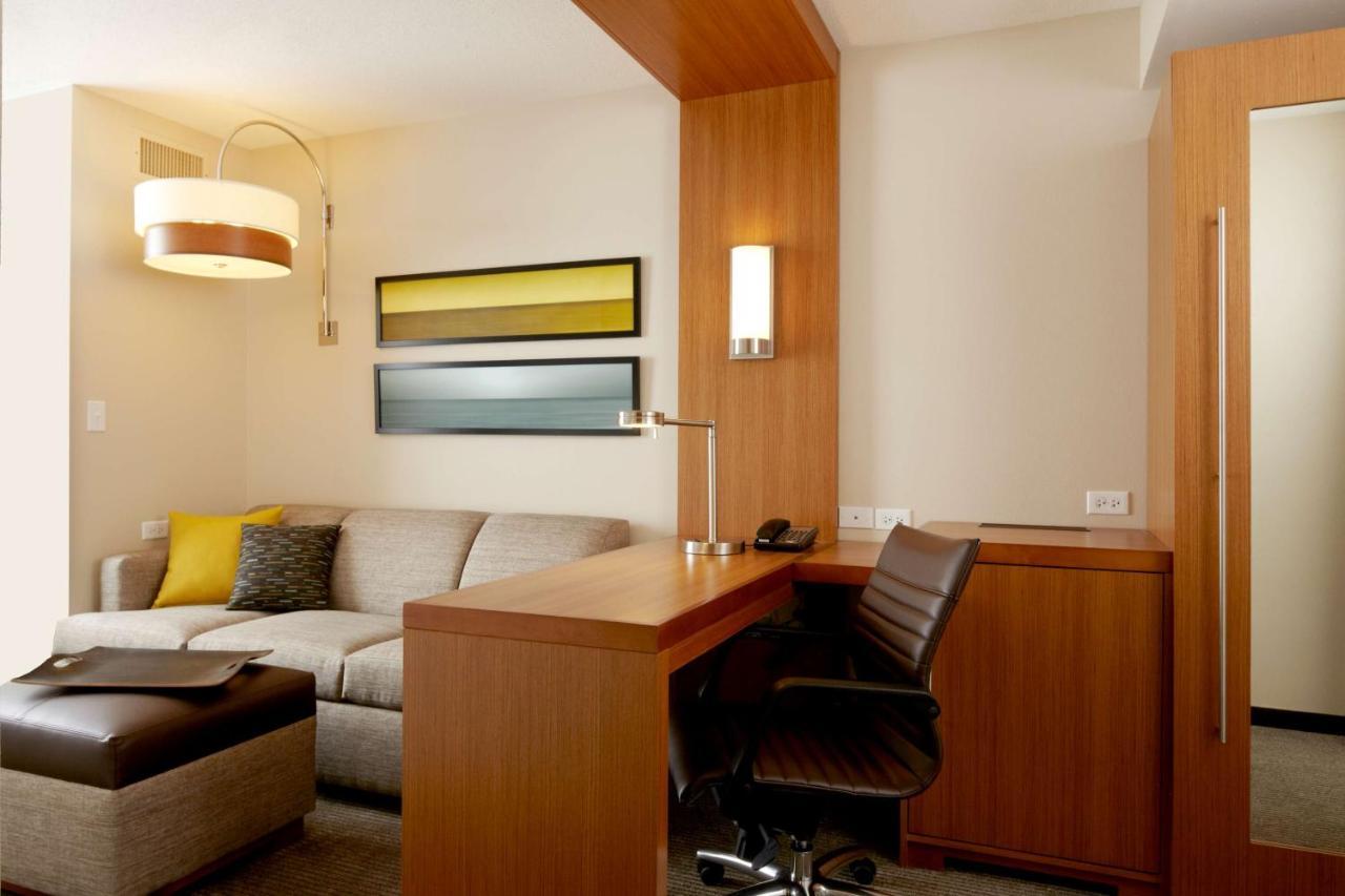 ไฮแอท เพลซ ดีทรอยต์/รอยัลโอ๊ค Hotel ภายนอก รูปภาพ