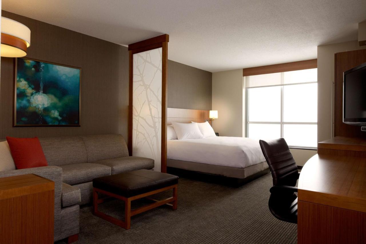 ไฮแอท เพลซ ดีทรอยต์/รอยัลโอ๊ค Hotel ภายนอก รูปภาพ